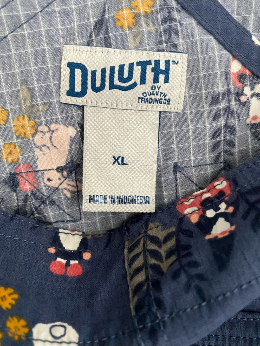 Duluth Trading Co Navy Blue Gardening short overalls, lots of pockets-XL - Picture 2 of 8